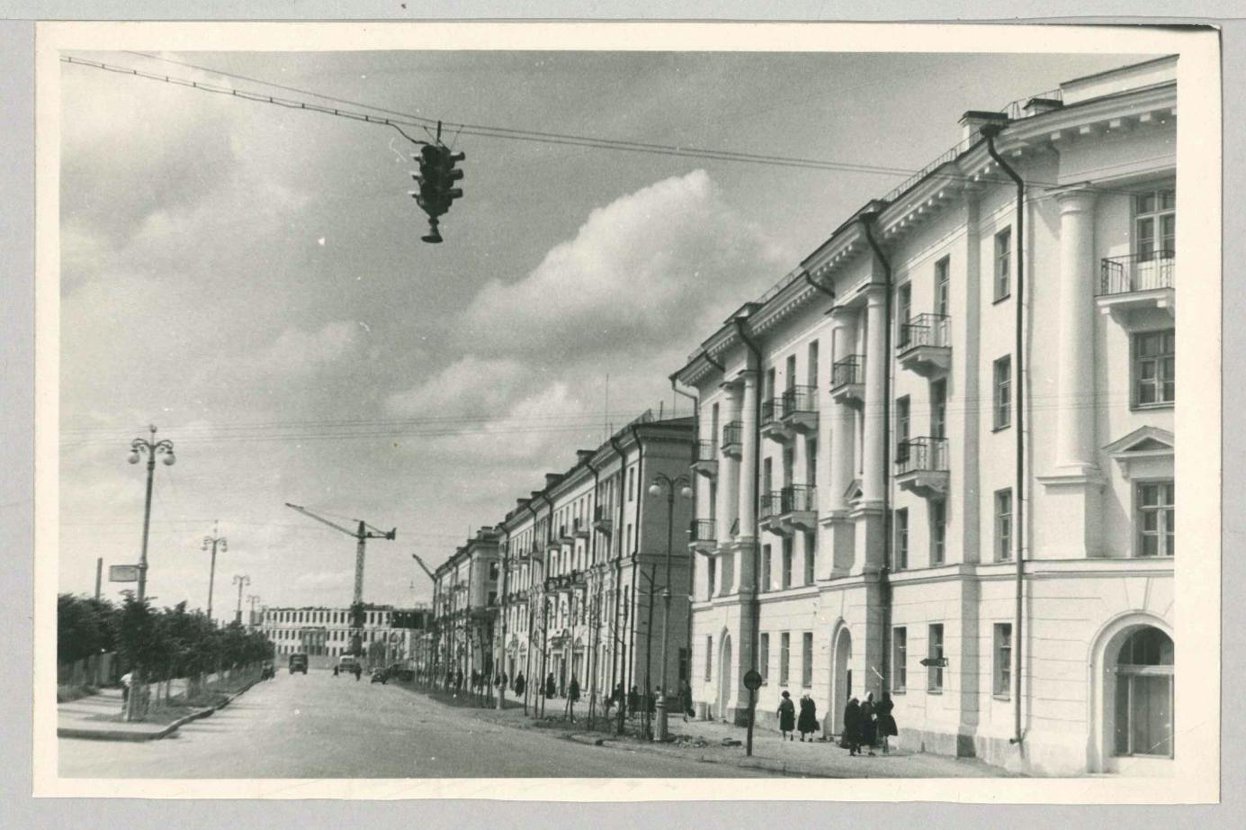 Улица газон в Великом Новгороде