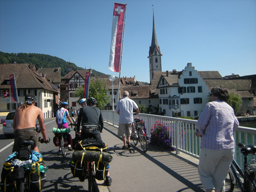 Мост при въезде в Швейцарский городок Штайн-на-Рейне