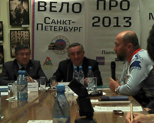Юрий Бобрышев и Илья Гуревич за круглым столом