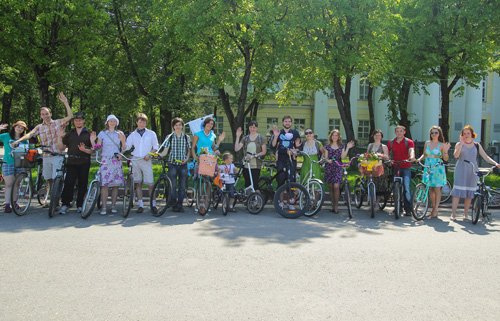 Участники велосипедного променада