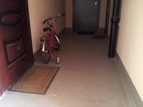 Отсутствие места в квартире для хранения велосипеда