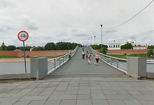 Знак 3.9 «Движение на велосипедах запрещено» в Великом Новгороде