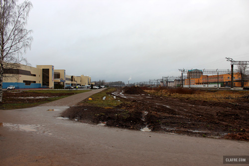 В 2014 году здесь будет четырёхполосная улица Космонавтов, которая выйдет на Нехинскую улицу