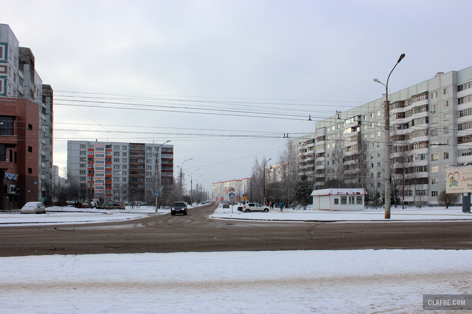 Улица Коровникова с проспекта Александра Корсунова