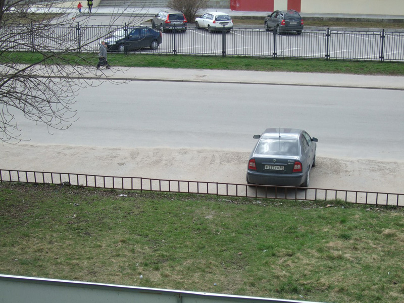 Песок на улице Попова