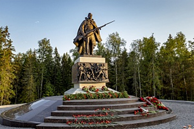 Памятник «Погибшим при защите Отечества»