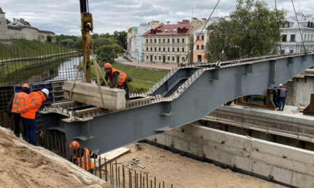 Троицкий мост в Пскове