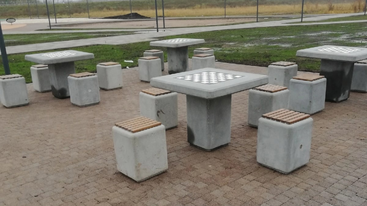 Шахматные столы
