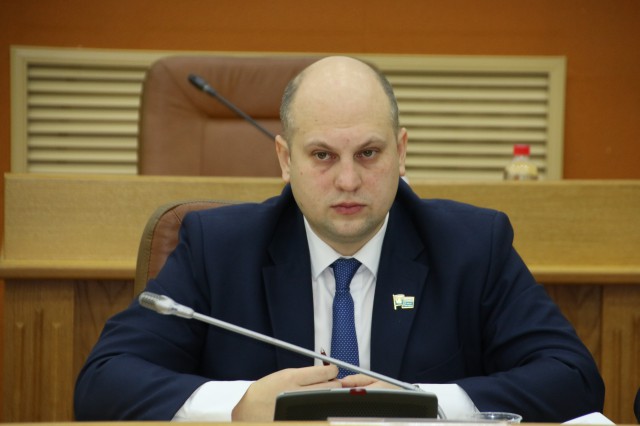 Депутат Сергей Шруб
