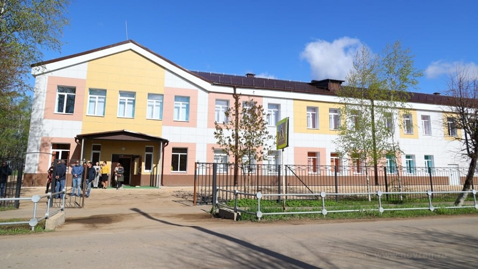 Школа в Волоте после ремонта