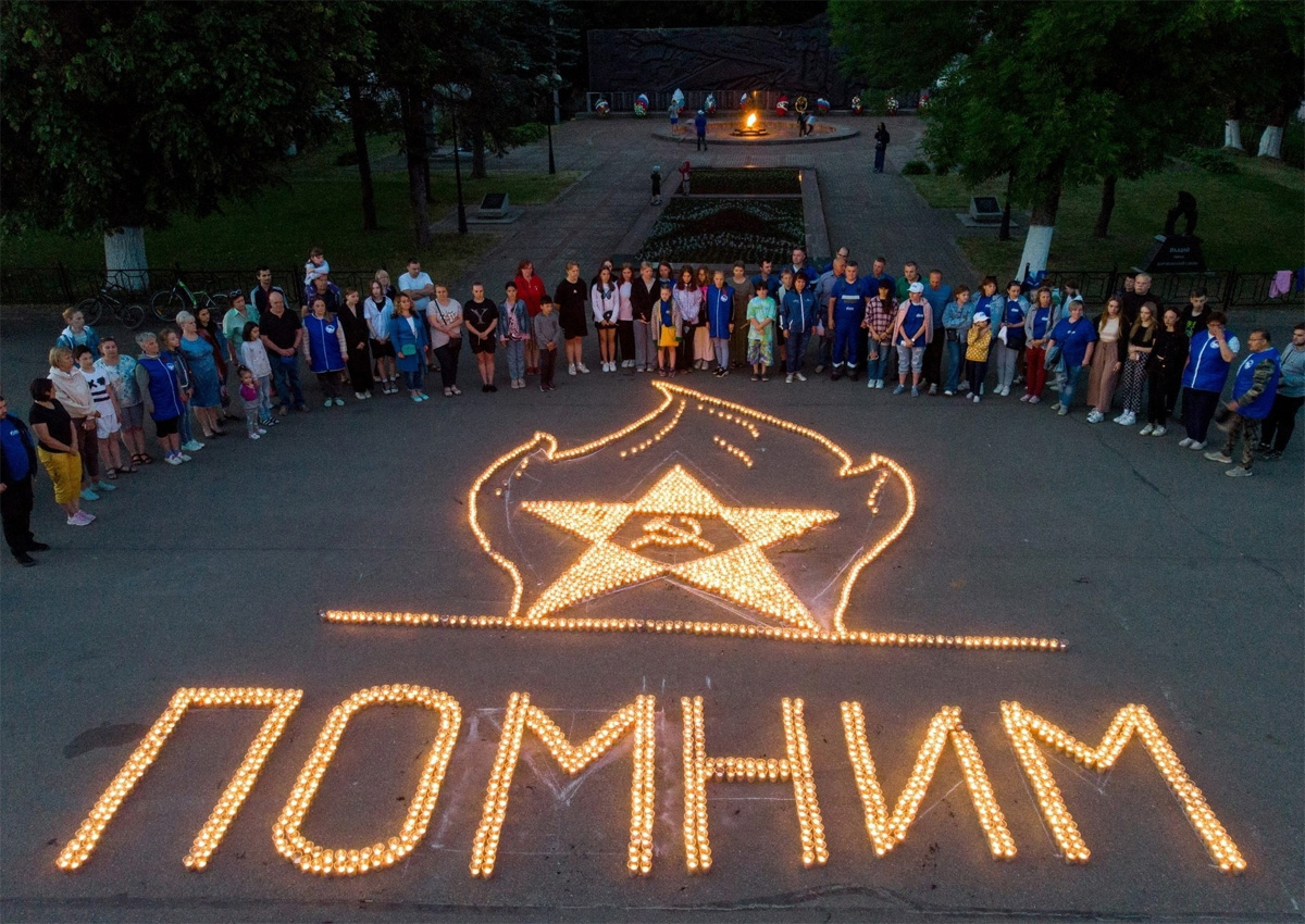 Огненные картины войны» изобразили из свечей в Новгородской области |  22.06.2023 | Великий Новгород - БезФормата