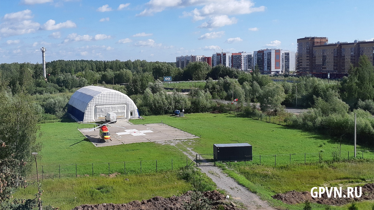 Вертолёт санавиации в Великом Новгороде