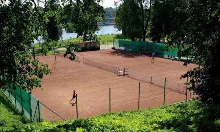 Теннисные корты в Кремлёвском парке