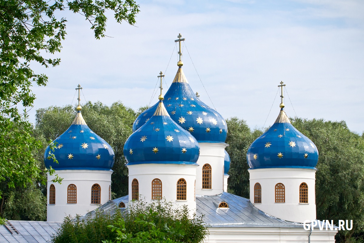Купола Крестовоздвиженского собора