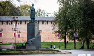 Памятник Владимиру Ленину