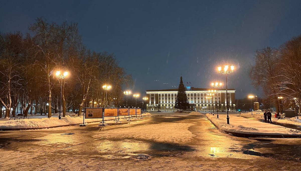 Подсветка на площади Победы-Софийской