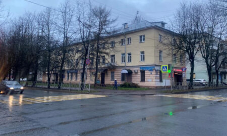 Вид с перекрёстка улиц Новолучанской и Предтеченской