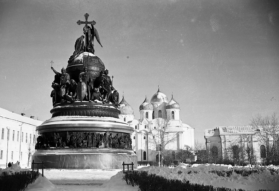 Памятник «Тысячелетие России» в кремле в 1960-ые годы