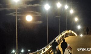 Архитектурная подсветка пешеходного моста