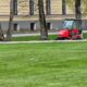 В Великом Новгороде косят траву