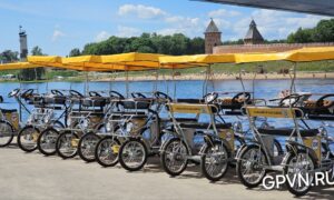 Велокареты на набережной