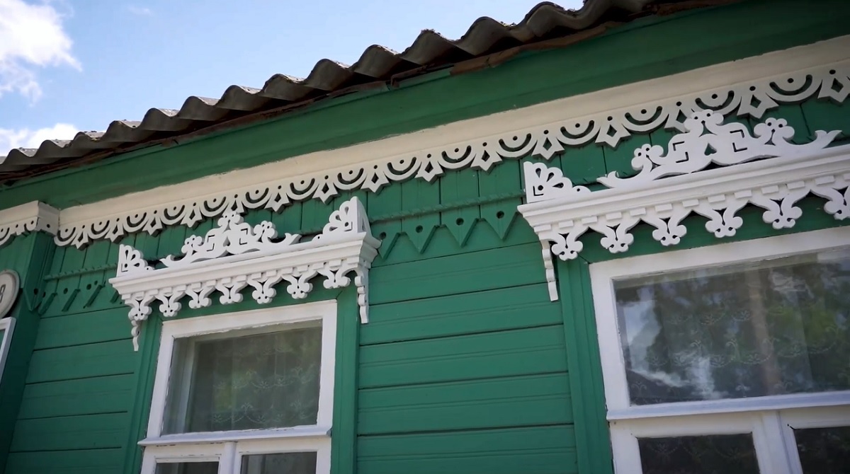 Дом на улице Дзержинского в Боровичах