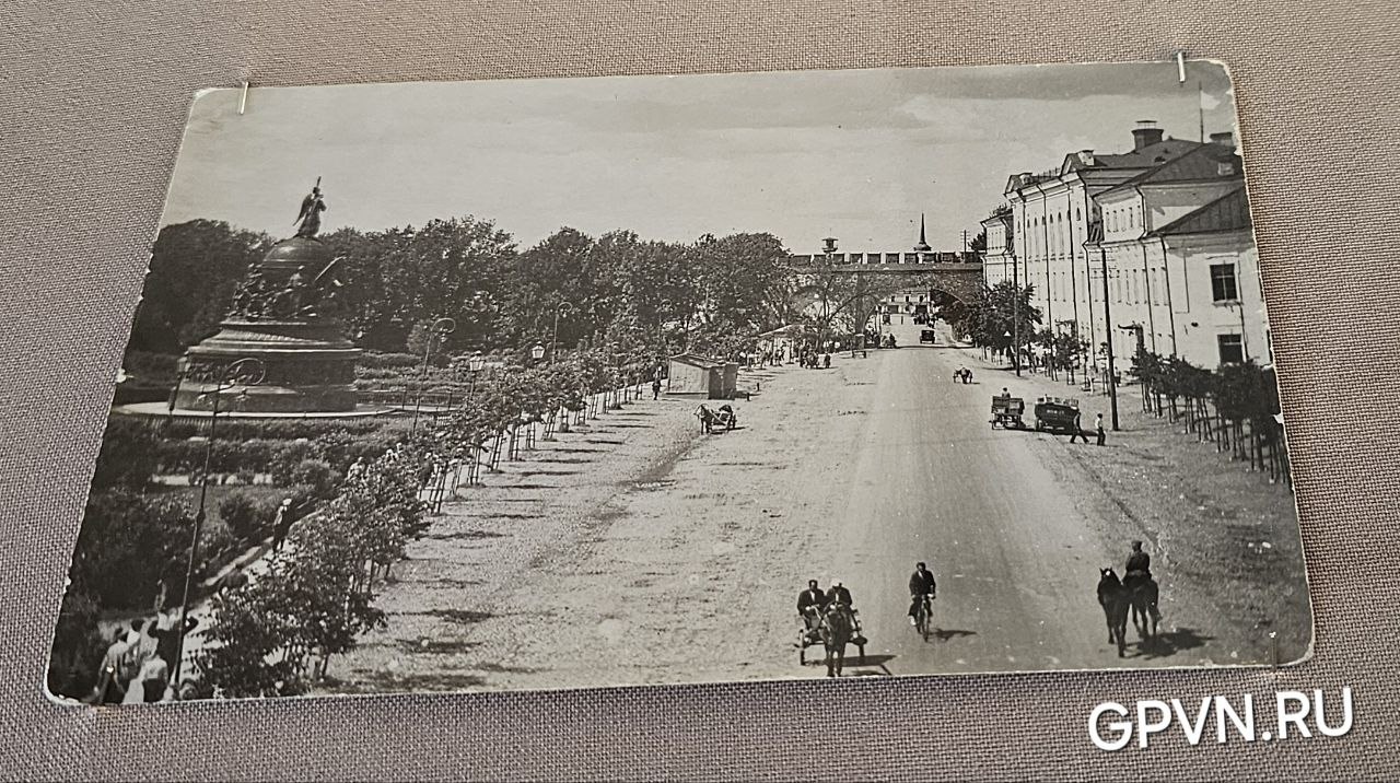 На фото с выставки Эвенбах кремль в 1930-х годах