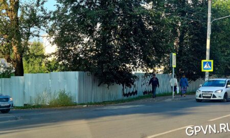 На углу Народной и Московской