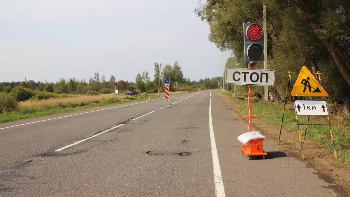 Реверсивный светофор в Холмском округе