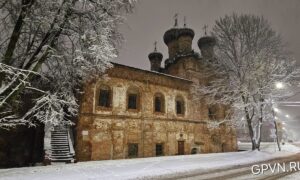 Церковь Троицы Живоначальной Святодухова монастыря с трапезной