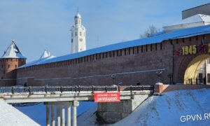 Мост через ров