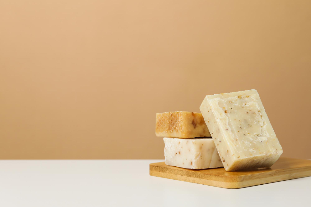 несколько брусков хозяйственного мыла