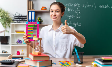 Учитель в школе