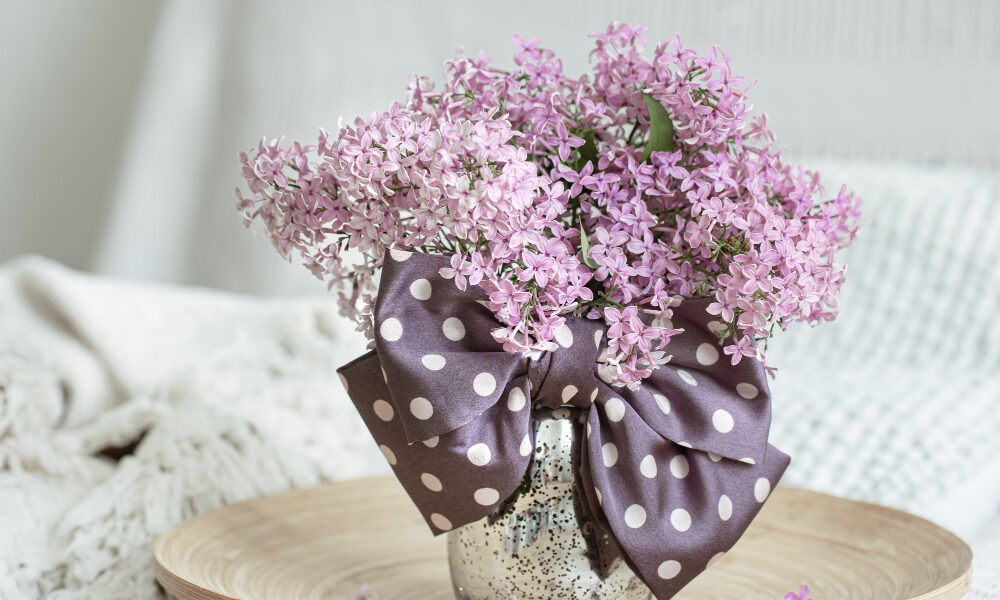 букет сирени в вазе