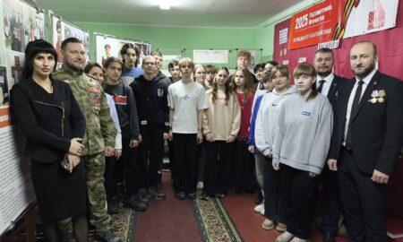 alt дети на уроке мужества