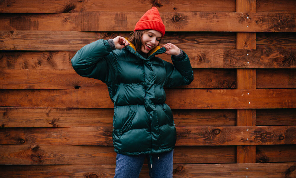 Девушка в пуховике