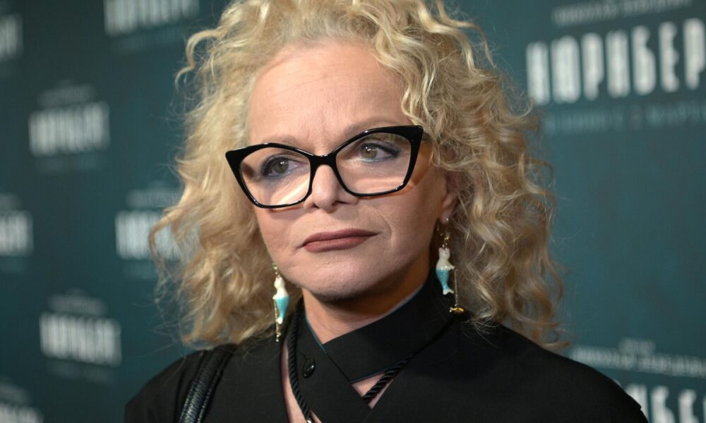 Лариса Долина