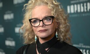 Лариса Долина