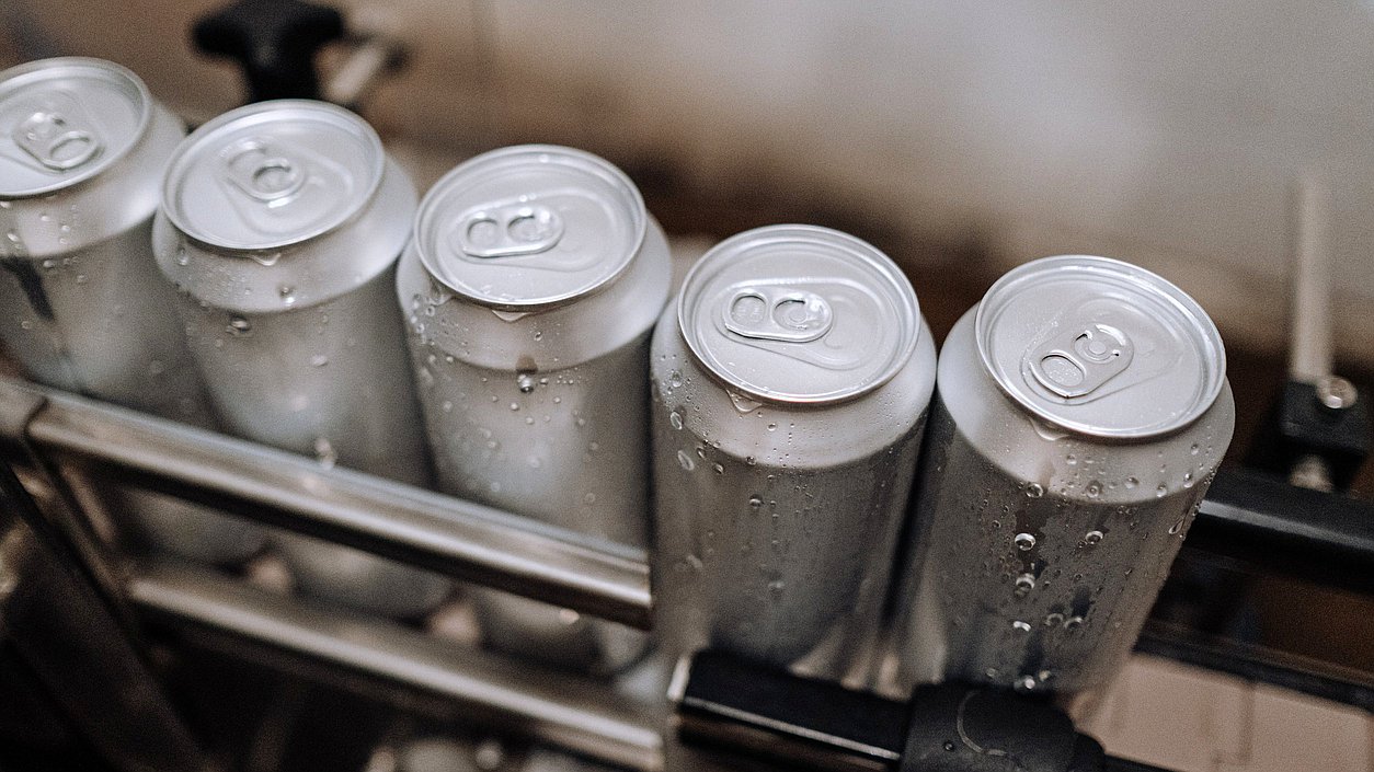 банки с алкоголем