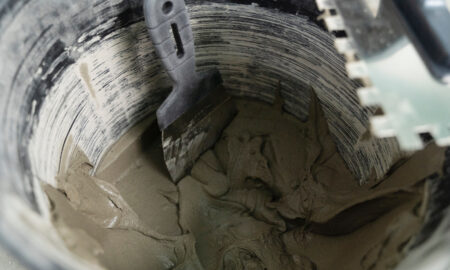 цемент в ведре