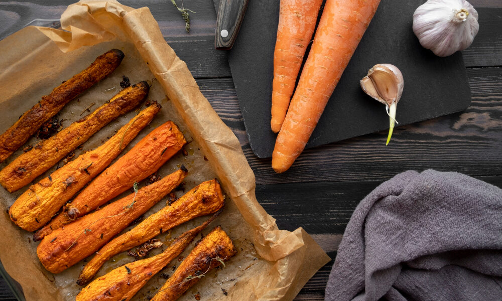 Запечённая и свежая морковка