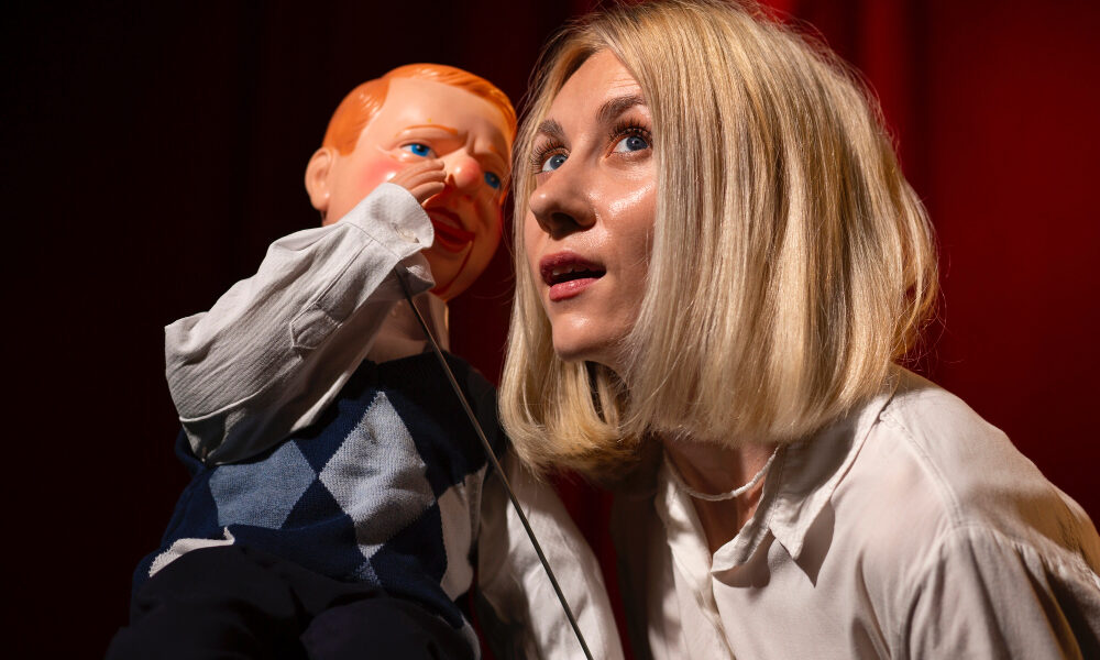 Актриса кукольного театра