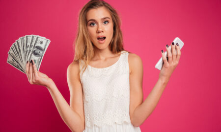 Девушка с деньгами