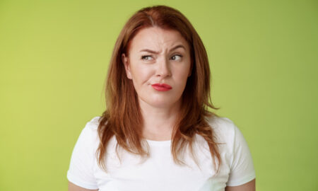 Женщина сомневается