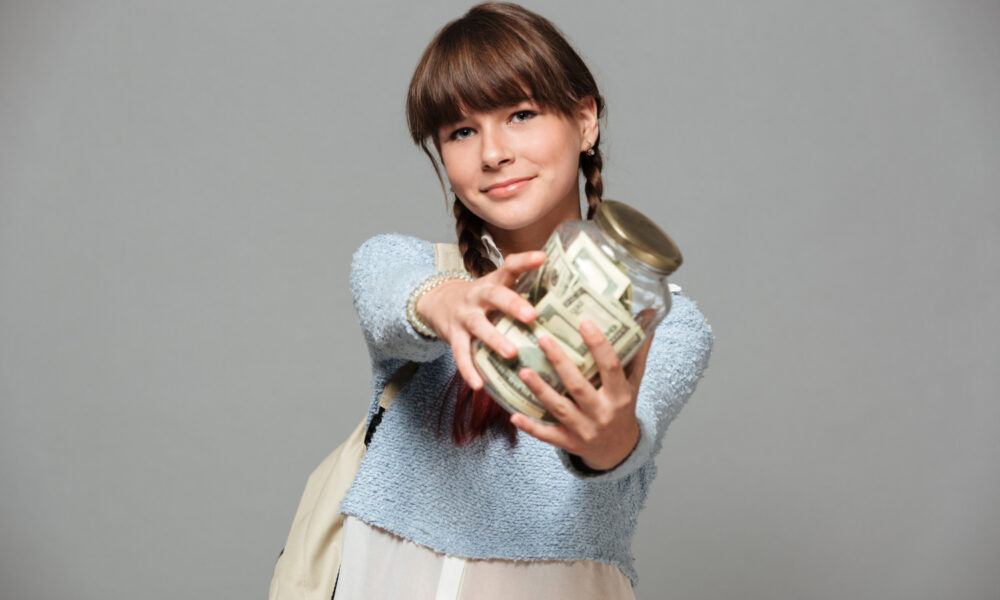 Девушка с деньгами