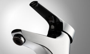 Смеситель в ванной