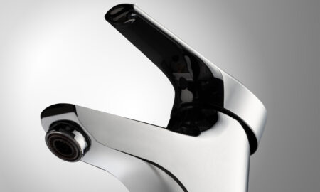 Смеситель в ванной