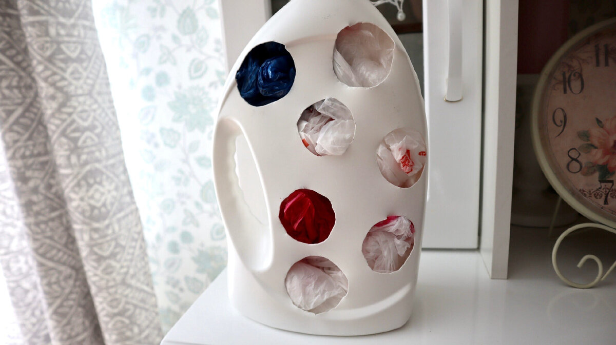 Пластиковая бутылка хранения пакетов