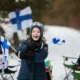 Девочка с флагами Финляндии