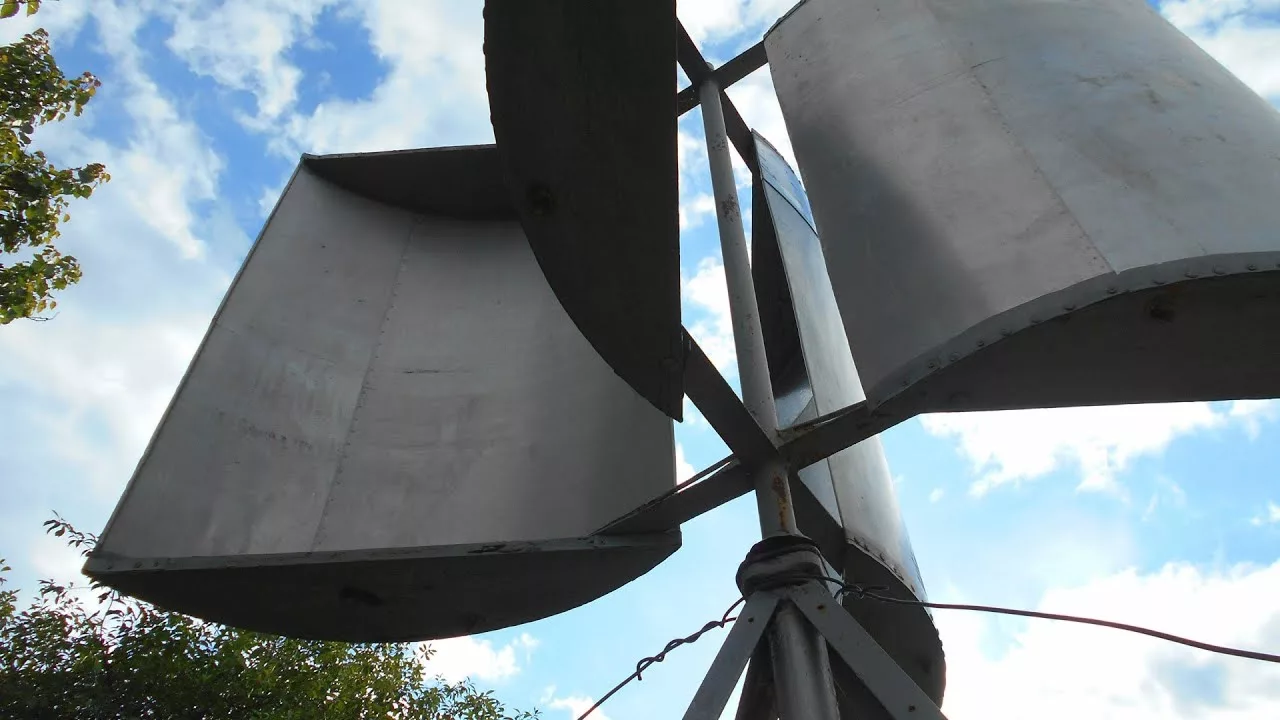 Ветрогенератор из бочек